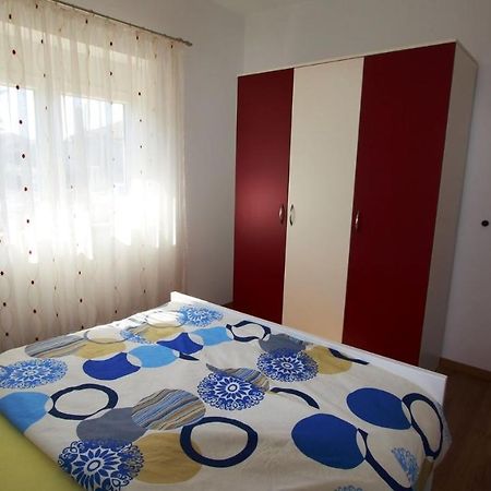 Apartments Tomislav Malinska Exterior photo